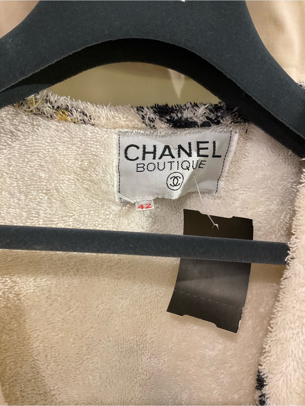 Chanel Robe - Picture 6 of 9
